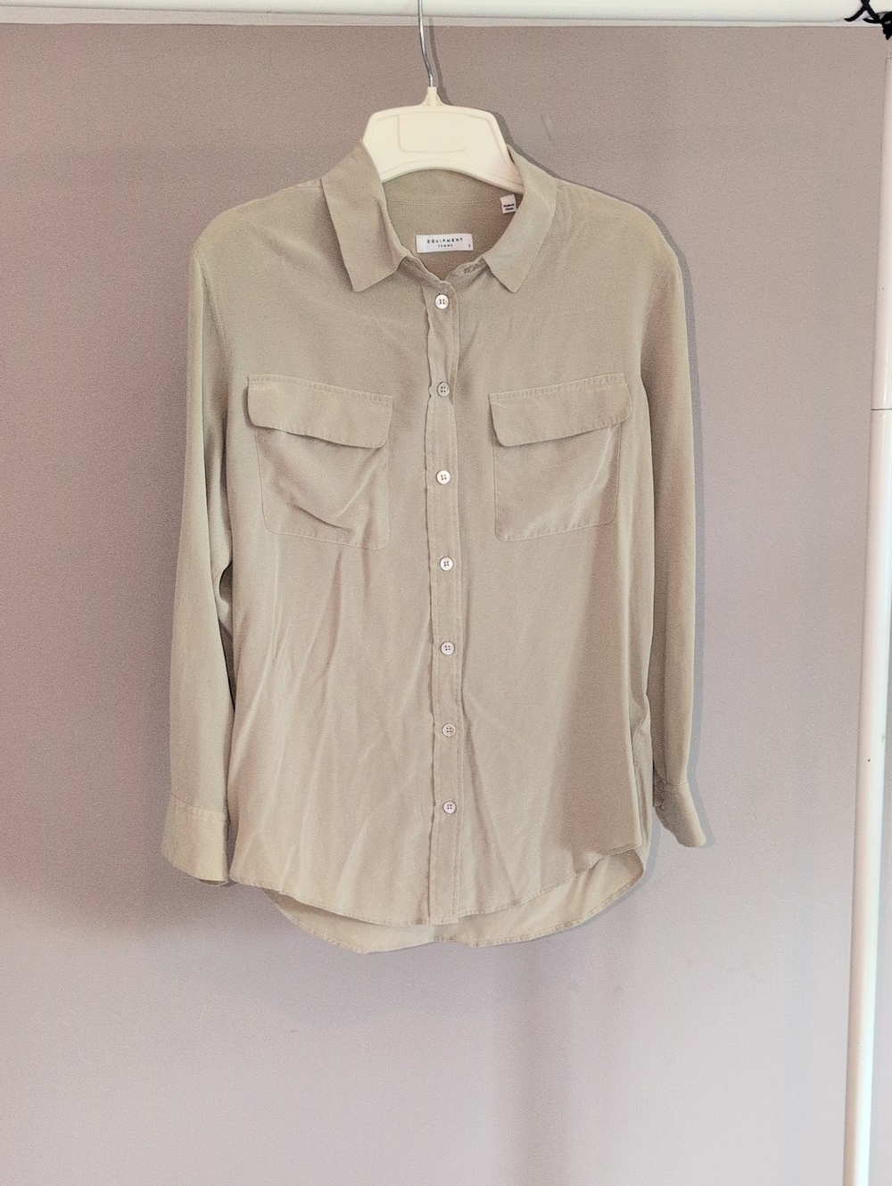 Equipment Femme 100% Silk Button Down